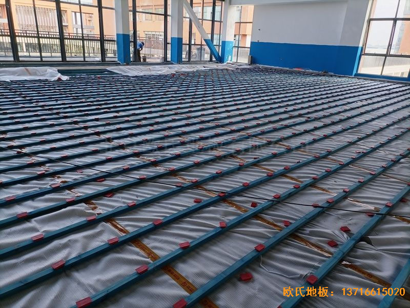 ���K���w����·�W(xu��)У�\(y��n)��ľ�ذ尲�b����